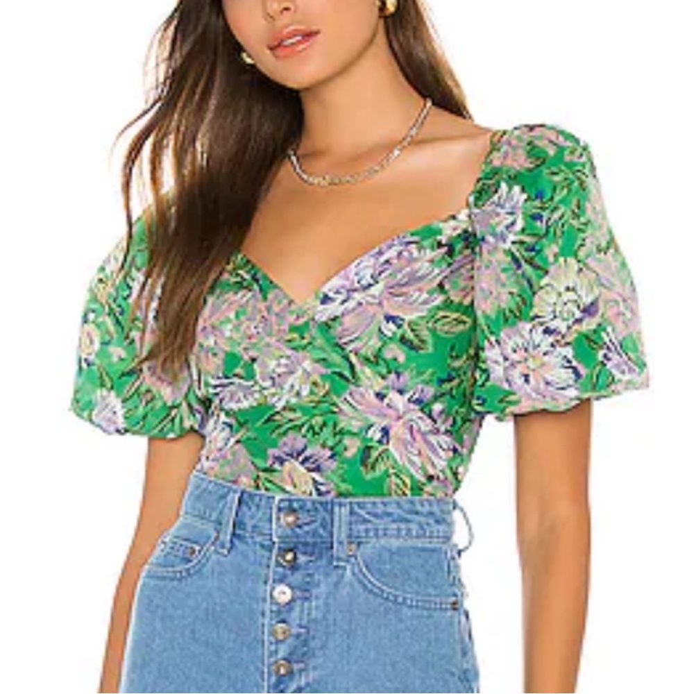 Sonnet Top in Green Lilac
ASTR THE LABEL